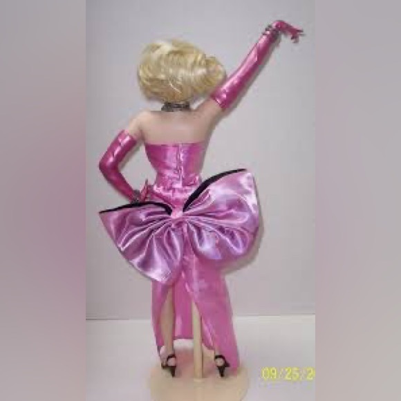 BNIB Franklin Mint Marilyn Monroe Porcelain Heritage Doll. - Picture 5 of 6